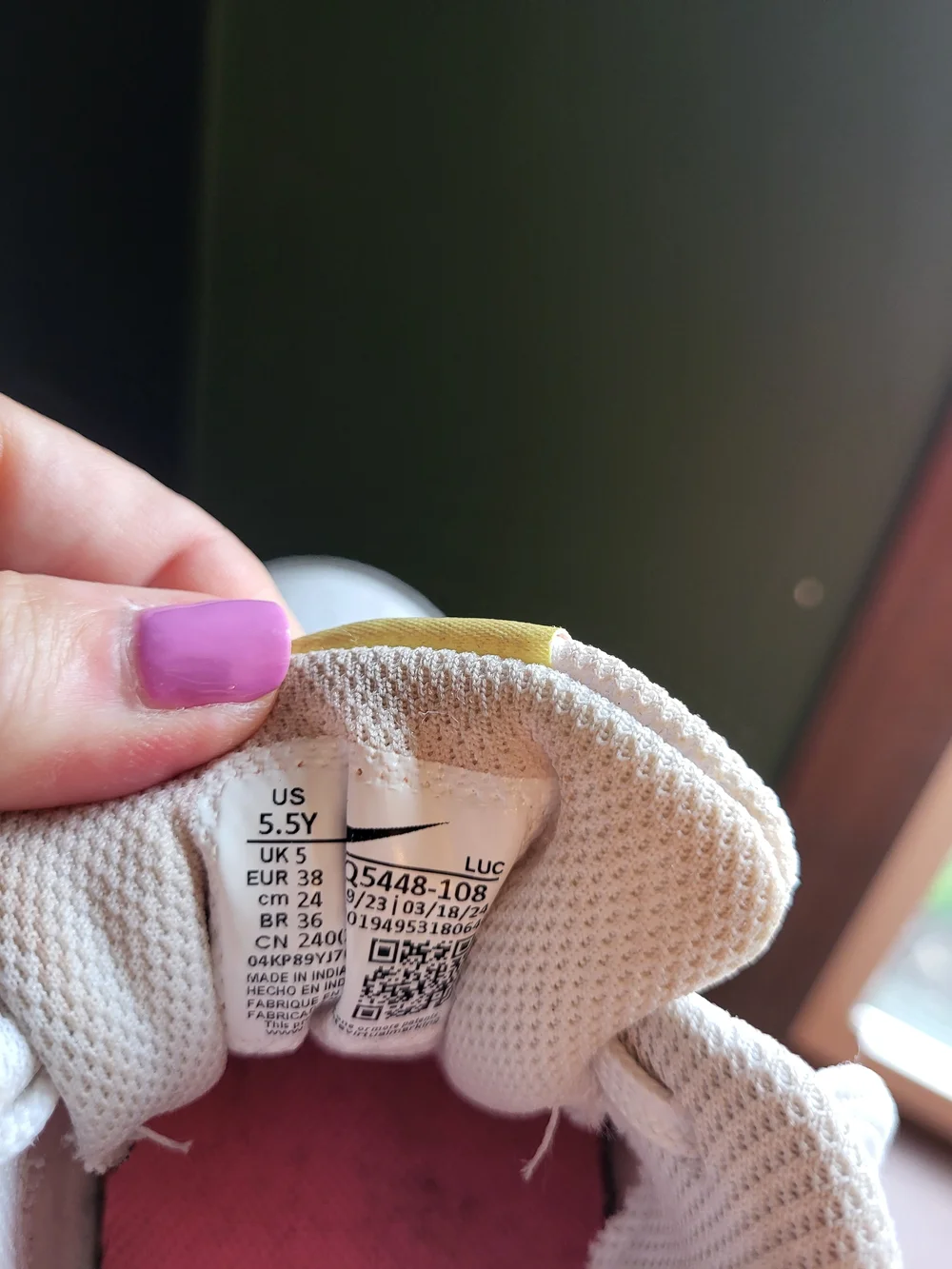 Nike White Kids Low-Top Sneakers with Pink Swoosh